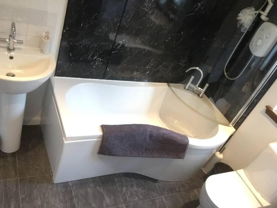 פורט ויליאם Neptune'S Apartment מראה חיצוני תמונה